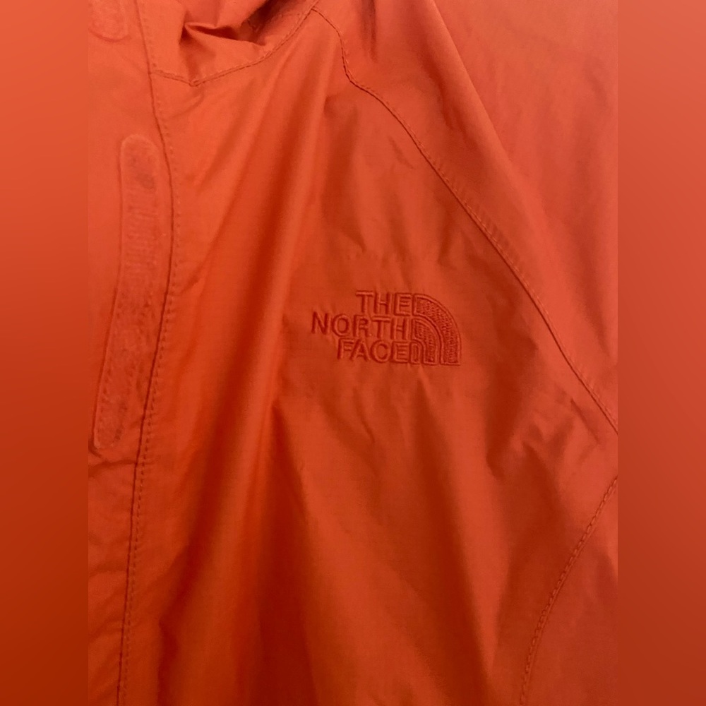 The North Face Women's Rain Jacket Size XS Color Coral Dry Vent - Picture 9 of 10